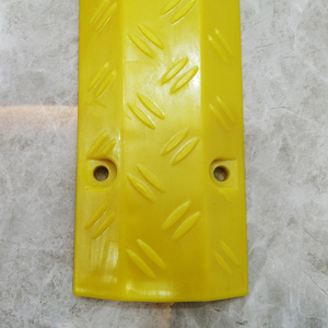 แผ่นป้องกันสายเคเบิลแบบวางบนพื้น PVC สีเหลืองดำ น้ำหนักเบา 1 ช่อง - Product Image 5