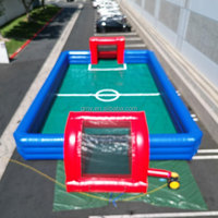 Château gonflable commercial GMY bleu et rouge pour enfants, terrain de football gonflable pour jeu d'équipe