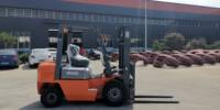 Chariot élévateur diesel 2,5 tonnes avec moteur de pointe et hauteur de levage personnalisée