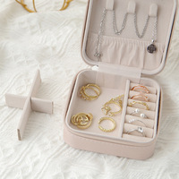 Organisateur de bijoux en cuir carré portable personnalisé, petite boîte de voyage avec logo imprimé pour ranger les bagues, les boucles d'oreilles, les colliers, idée cadeau