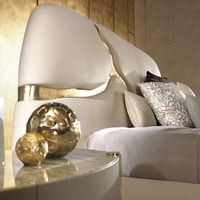 Lit de Luxe pour Projet de Designer, Chambre Principale, Villa, Hôtel, avec Revêtement en Acier Inoxydable et Incrustations Organiques Courbes