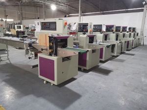 Proveedor de China automático gránulo granos de café <span class=keywords><strong>sal</strong></span> azúcar papas fritas máquina de embalaje vertical precio - Product Image 6