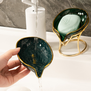 Wholesale Custom Hotel Bathroom Self Drain Soap Dishes Travel Soap Dish with Drain - Product Image 1
