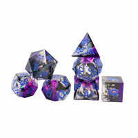 Ensemble de dés à six faces en résine Dragon Eye pour D&D, faits à la main, 16 mm, polyédriques avec bords tranchants, noyau liquide, bleu violet