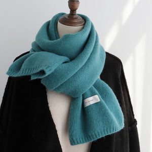 Écharpe longue en soie tricotée unie de style coréen, fabriquée à Hangzhou, pour homme, automne-hiver, chaud et confortable, vente en gros - Product Image 4
