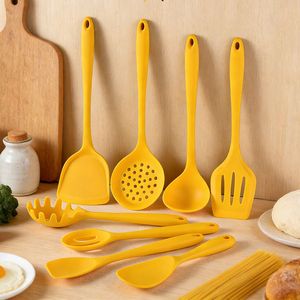 Ensemble d'ustensiles de cuisine en silicone, 8 pièces, résistants à la chaleur, antiadhésifs, spatule, louche, cuillère ajourée, pour usage domestique - Product Image 1