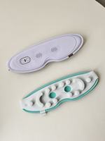 Masque oculaire chauffant à vibration et acupression ultra-léger avec minuteur intégré de 15 minutes, en silicone ajustable, rechargeable par USB
