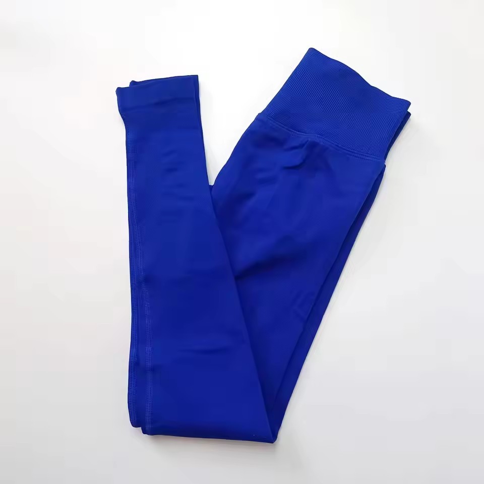 Azul oscuro