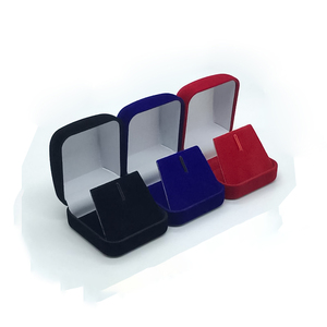 Yerllsom Scatola Portagioie Personalizzata Semplice Portatile Piccola in Smalto Morbido Romantica Dolce per Anello di Fidanzamento, Confezione Promozionale per Spilla da Bavero - Product Image 3