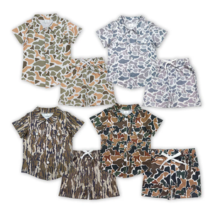 Ensemble de vêtements d'été pour garçons, t-shirts à poches camouflage, hauts et shorts - Product Image 1