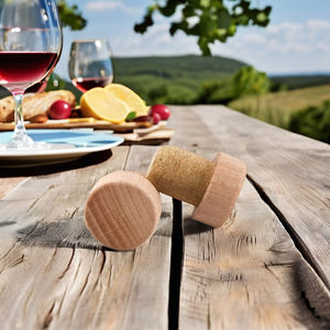 Tappi per vino sottovuoto in sughero resistente a forma di T personalizzati all'ingrosso riutilizzabili bottiglie di liquore da vino in legno bussola di nozze - Product Image 1