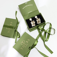 Boîte cadeau en papier de luxe moderne et élégante en forme de livre avec logo personnalisé aimanté, faite à la main, avec ruban, pour emballage de bijoux