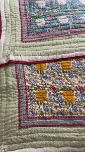 Juego de cama de gasa de algodón orgánico de calidad de diseño de lujo, edredón hecho a mano Reversible Razai HandBlock impreso Patchwork cálido HomeQuilt - Product Image 5