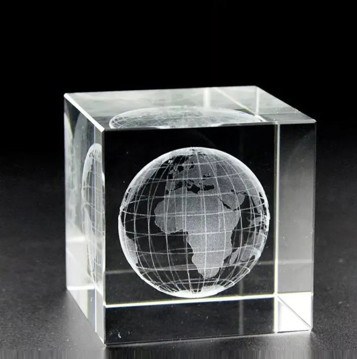 カスタマイズギフトお土産3D地球地球レーザー刻印エッチングブロックキューブクリスタルガラス文鎮