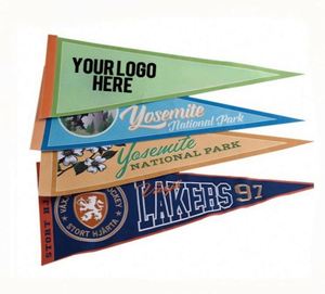 Drapeaux triangulaires en feutre personnalisés - Accessoires non tissés pour le camping et les événements en plein air - Couleurs vives - Product Image 1