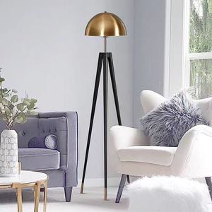 Lampe de sol moderne en métal avec abat-jour en forme de dôme, finition dorée, base trépied pour salon, chambre à coucher, lumière LED chaude, douille E27 - Product Image 4