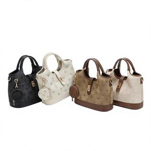 Bolso de Hombro de Cuero Patentado con Correa Única y Cierre de Cremallera, en Rosa, Borgoña, Marrón, Beige y Negro, para Uso Diario de Mujer, para Todas las Estaciones - Product Image 1