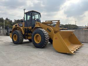Chargeuse sur pneus CAT 966H d'occasion pour équipement lourd Machine fiable et durable pour le terrassement, les carrières et les chantiers de construction - Product Image 2