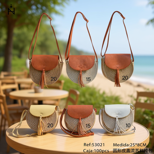 Borsa a Tracolla Rotonda in Pelle con Patta e Nappa 25x8cm Stile Estivo da Donna - Product Image 3