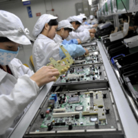 Línea de Ensamblaje de Computadoras Portátiles de Alta Eficiencia para Sistemas Informáticos Personalizados - Desde el Diseño de la Distribución Hasta la Producción Completa