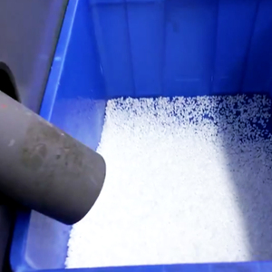 Équipement de machine de recyclage de granulation pour les déchets de films plastiques et de tissus non tissés défectueux, rejetés, bordures/bandes/cintres/fils/rouleaux - Product Image 3