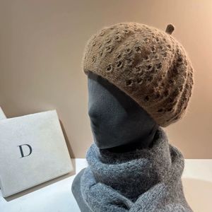 Haute qualité femmes fleur tricoté <span class=keywords><strong>Crochet</strong></span> béret chapeau décontracté pour printemps automne plage porter voyage en plein air mignon fille béret chapeau - Product Image 6
