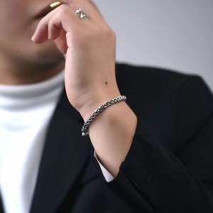 Nueva pulsera de hueso de dragón para hombre, moda Retro, seis caracteres, <span class=keywords><strong>palabras</strong></span> verdaderas, regalo versátil personalizado para novio, estilo Hip Hop - Product Image 5