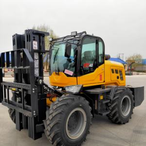 HUAYA חדש קומפקטי 4wd 2wd 4x4 4000 kg <span class=keywords><strong>4</strong></span> טון ארבעה גלגל כונן מלגזה כל <span class=keywords><strong>terrain</strong></span> המלגזה עם מונית/EPA/Euro5 - Product Image 1