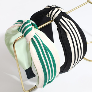 Diadema con nudo a <span class=keywords><strong>rayas</strong></span> de borde ancho retro elegante francés de moda transfronteriza salir casual 100 accesorios para el cabello - Product Image 1