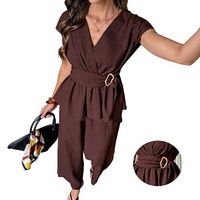 Collection Printemps-Été 2026 : Ensemble de bureau élégant pour femme – Haut sans manches à col en V et pantalon droit tissé avec ceinture (ODM)