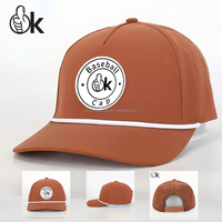 Gorras al por mayor impermeables de poliéster con cuerda trenzada y logotipo personalizado, gorras de PVC de goma con visera profunda, gorras personalizadas