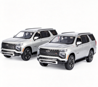 Modelo a Escala 1:24 de SUV Todoterreno Moderno, de Aleación Metálica Fundida a Presión, con Puertas Abribles e Interior Detallado