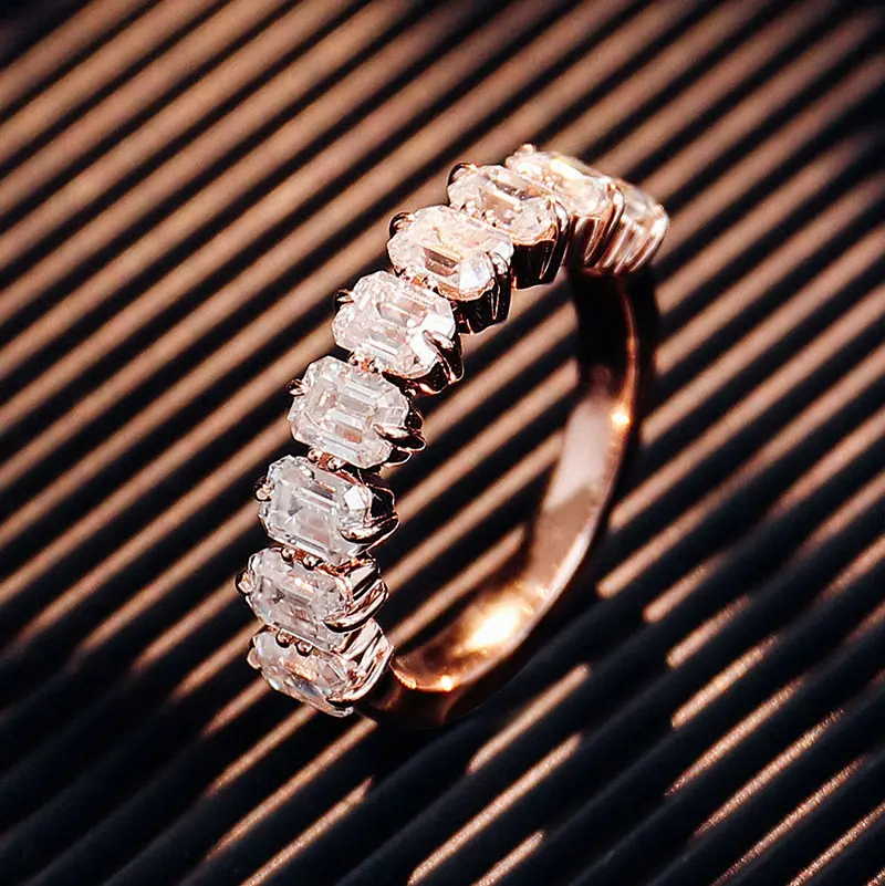 Cincin emas mawar 18K berlian Moissanite, cincin ulang tahun longgar Moissanite potongan zamrud mewah untuk pernikahan dan pertunangan