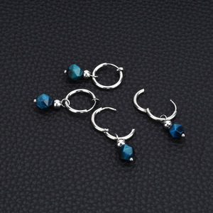 2026 Boucles d'oreilles pendantes en acier inoxydable avec perles bleues et noires, design simple et original, unisexe, bijoux en gros - Product Image 1