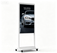 Écran d'affichage numérique publicitaire sur pied de 55 pouces, 3000 nits, haute luminosité, orienté vers la fenêtre, avec animation
