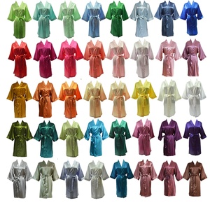 Vestaglie in Raso Personalizzate per Donne, Vendita all'Ingrosso in Vari Colori - Product Image 1