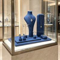 Présentoirs buste bleus pour bijoux : organisateurs pour bagues, colliers, boucles d'oreilles, bracelets, montres – Idéal pour comptoir