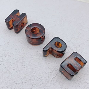 Acryl-Buchstabenperlen mit Leopardenmuster in Bernsteinfarben, Großlochperlen A-Z, Abstandhalter-Anhänger für DIY-Schlüsselanhänger und Schmuckherstellung - Product Image 5