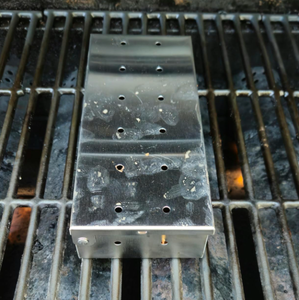La boîte à <span class=keywords><strong>barbecue</strong></span> et à fumage en acier inoxydable pour les grils à gaz et les grils au charbon de bois peut être utilisée pour stocker des copeaux de bois pour <span class=keywords><strong>barbecue</strong></span> - Product Image 4