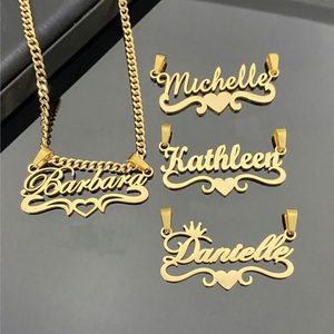 Collana con Ciondolo Personalizzato in Acciaio Inossidabile Placcato Oro 18K Certificata CE, Gioiello Regalo per Donne - Product Image 1
