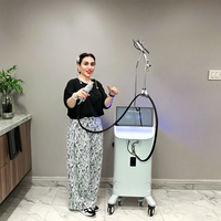 Modèle stationnaire d'épilation au laser professionnel Gentle Max Pro Nd Yag à longue impulsion pour une utilisation en salon esthétique de la peau