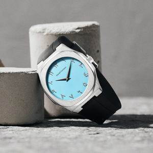 นาฬิกาควอตซ์ผู้ชาย ดีไซน์ตัวเลขแบบตะวันออก ดีไซน์ของแดเนียล กอร์แมน รุ่น 9090 สายซิลิโคน กันน้ำได้ ใช้ได้ทั้งแบบลำลองและธุรกิจ - Product Image 6