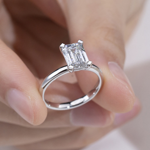 แหวนเพชรเม็ดเดี่ยวทรงเหลี่ยมมรกต 18k รุ่น MSR-2097 จาก Messi Jewelry แหวนหมั้นเพชรเลี้ยงในห้องปฏิบัติการ - Product Image 6