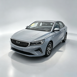 Autos Usados Emgrand 2023 Cuarta Generación Champion 1.5L Automático CVT Sedán de Lujo 21000km Volante a la Izquierda Auto Familiar R16 Techo Solar - Product Image 1
