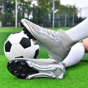 Zapatillas de fútbol de caña alta 2026 <span class=keywords><strong>para</strong></span> comercio exterior, unisex, al por mayor, <span class=keywords><strong>con</strong></span> tacos largos y cortos, <span class=keywords><strong>para</strong></span> estudiantes y niños grandes, <span class=keywords><strong>para</strong></span> césped artificial. - Product Image 4