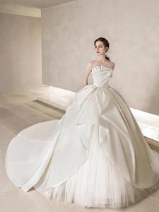 Abito da Sposa Senza Spalline in Raso e Tulle, Stile Origami con Petali, Elegante ed Estetico - Product Image 5