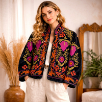 Magnifique veste pour femme en velours noir brodée Suzani, style ethnique bohème, motif floral, manteau d'hiver, une pièce essentielle de la mode indienne
