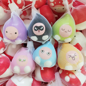 Porte-clés mignon en forme d'éponge de mer jaune de dessin animé |   Pendentif anti-stress souple à remontée lente pour breloque de sac et cadeau pour enfants - Product Image 6