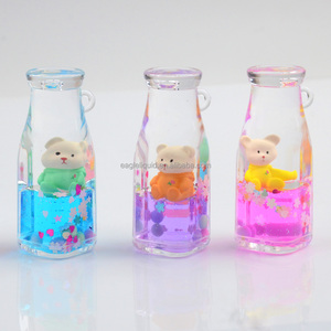 Llavero de moda con diseño de taza de té de burbujas Boba, llavero lindo personalizado con líquido de té de burbujas, regalo promocional - Product Image 3