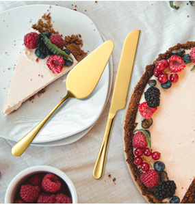 Ensemble de spatules à pizza et de trancheurs à pain en métal noir robuste pour la restauration commerciale - Product Image 2